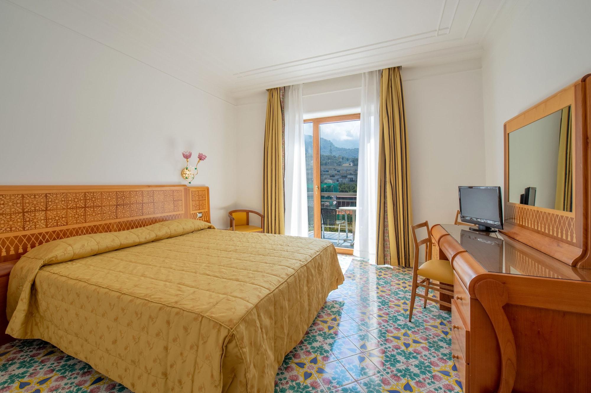 Grand Hotel Flora Sorrento Exterior foto