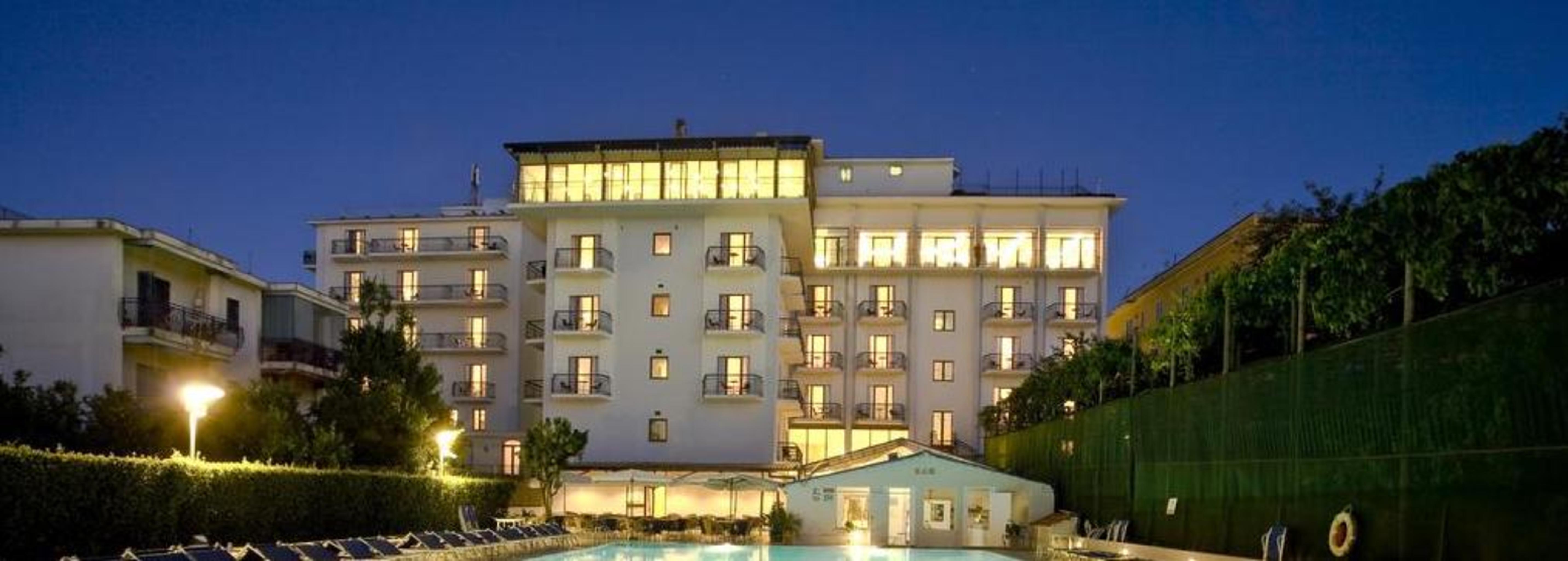 Grand Hotel Flora Sorrento Exterior foto